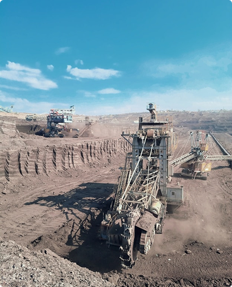 Large industrial mining machine